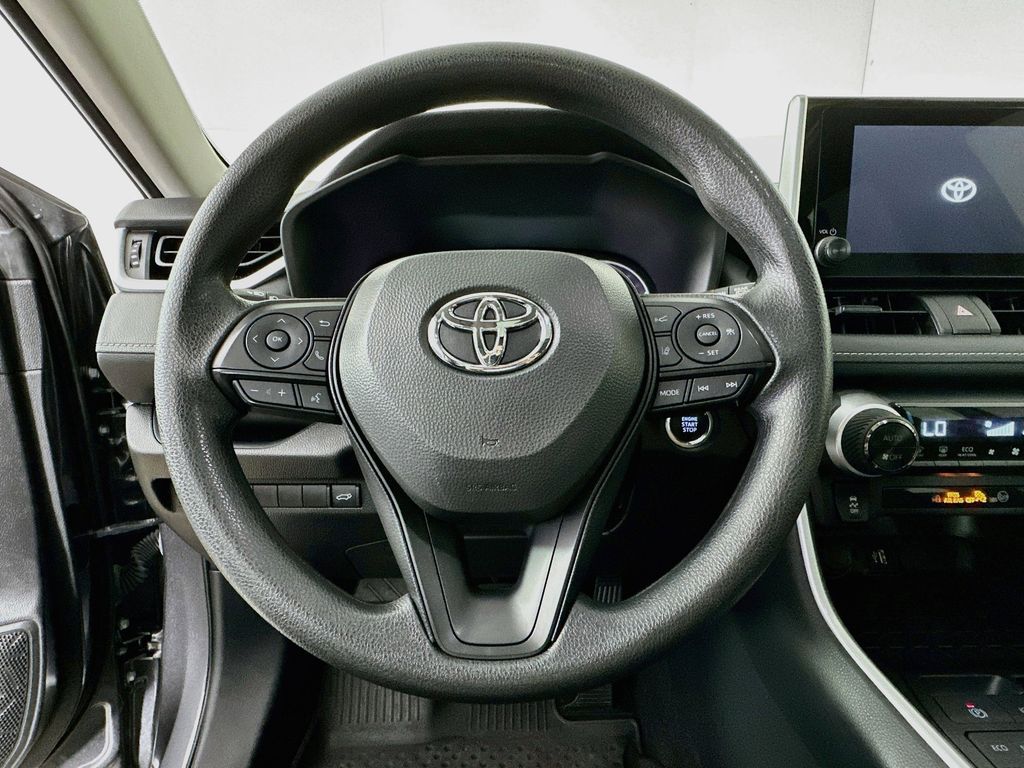 Thumbnail: 2025 Toyota RAV4 - 15