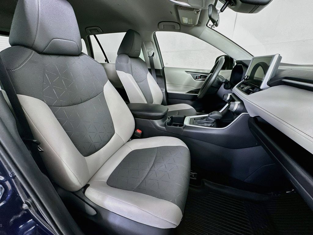 Thumbnail: 2025 Toyota RAV4 - 11