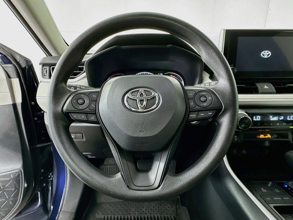 Thumbnail: 2025 Toyota RAV4 - 14