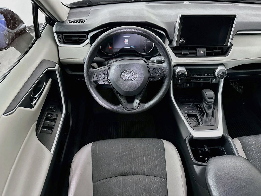 Thumbnail: 2025 Toyota RAV4 - 9