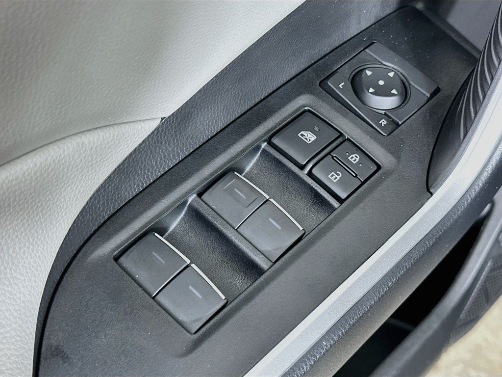 Thumbnail: 2025 Toyota RAV4 - 28