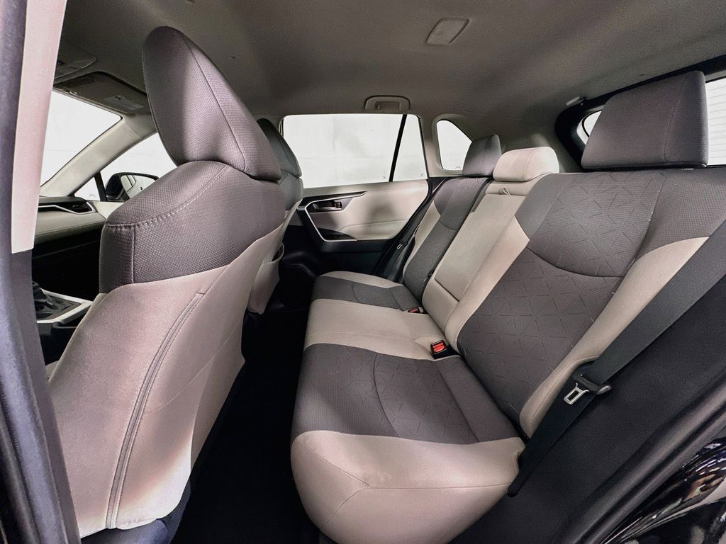Thumbnail: 2022 Toyota RAV4 - 13