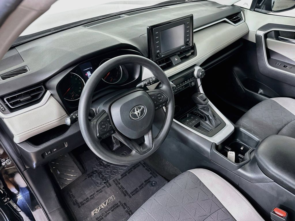 Thumbnail: 2022 Toyota RAV4 - 2