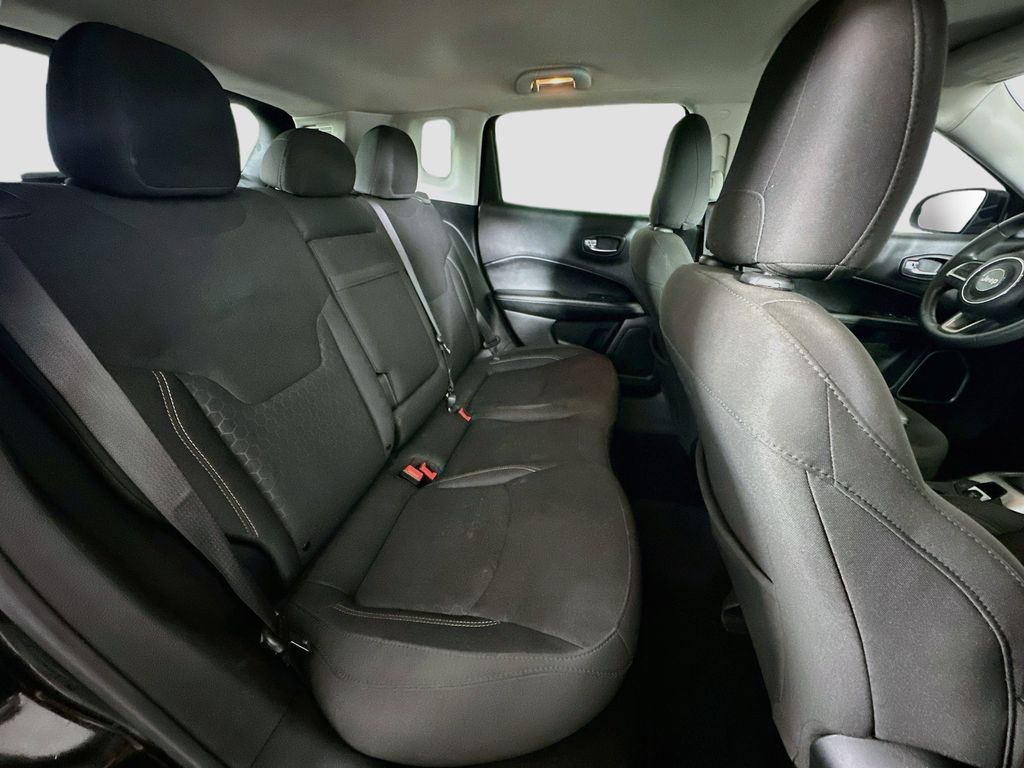 Thumbnail: 2019 Jeep Compass - 31