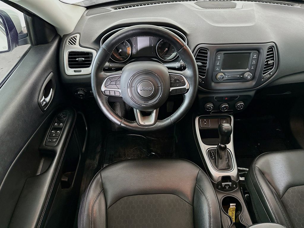 Thumbnail: 2018 Jeep Compass - 9