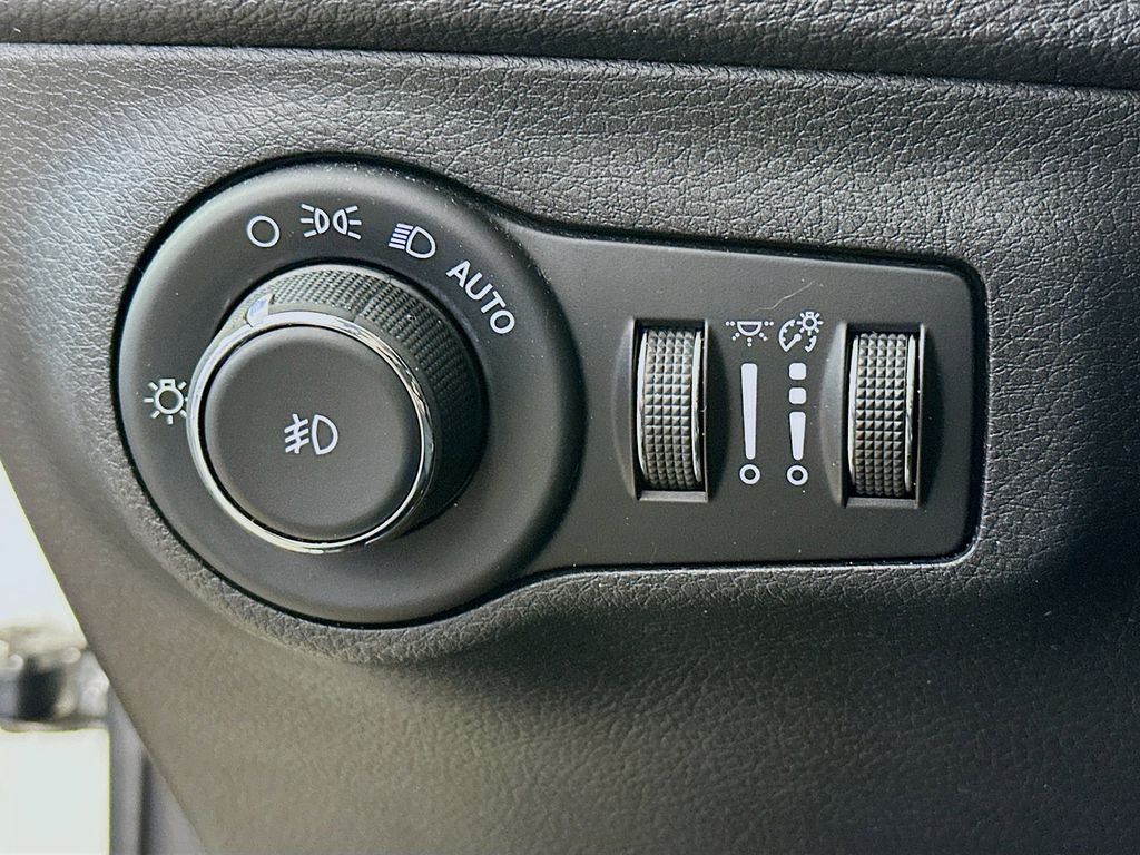 Thumbnail: 2018 Jeep Compass - 26