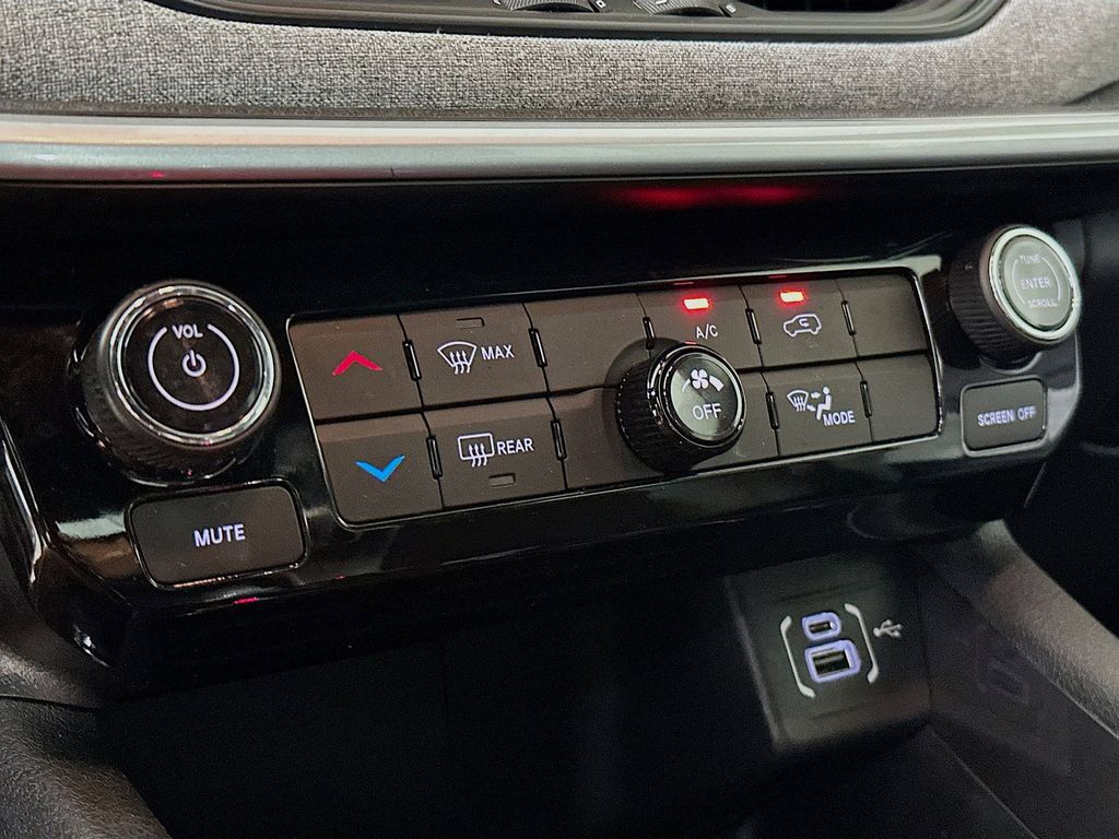 Thumbnail: 2023 Jeep Compass - 23