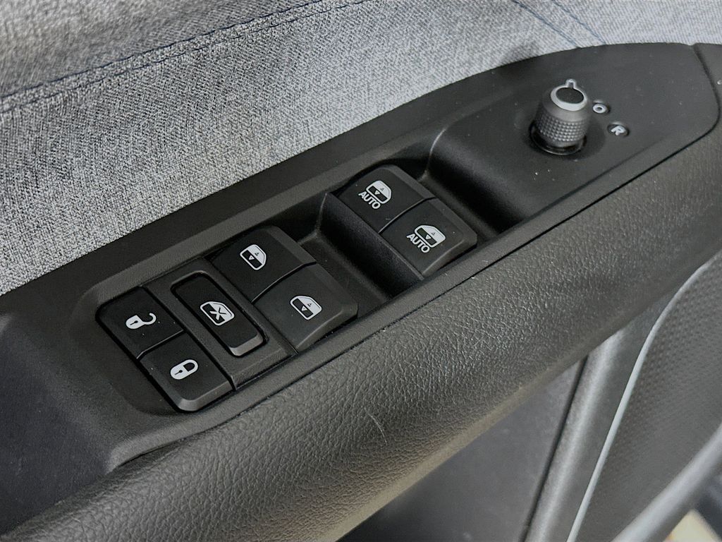 Thumbnail: 2023 Jeep Compass - 29