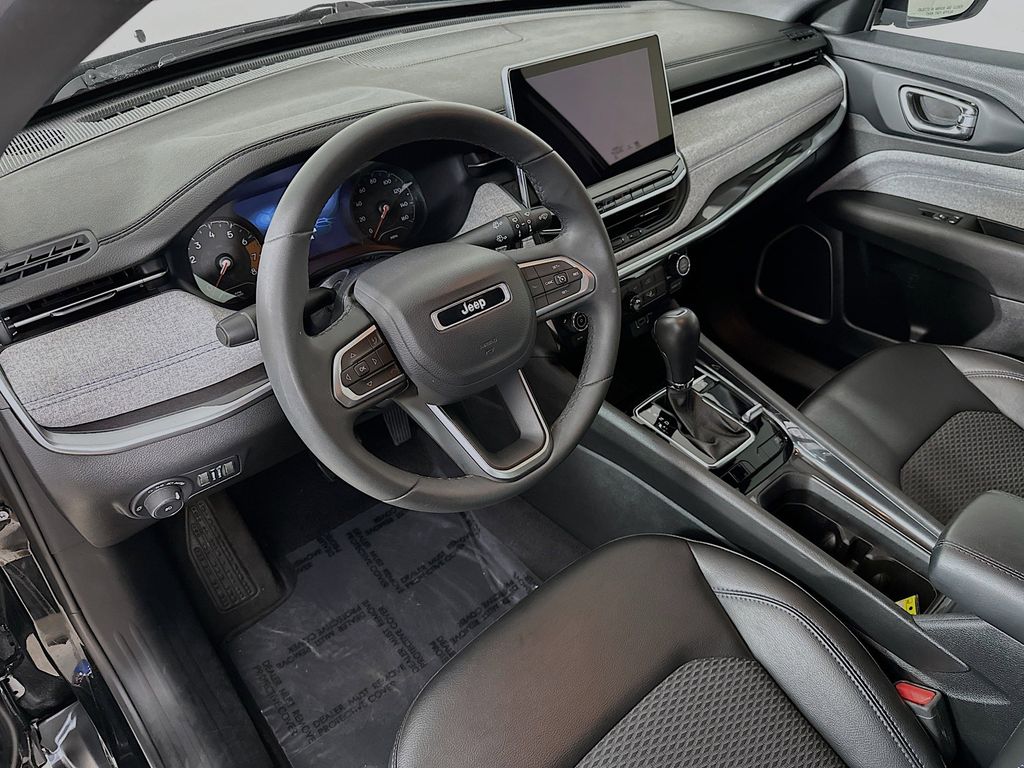 Thumbnail: 2023 Jeep Compass - 2