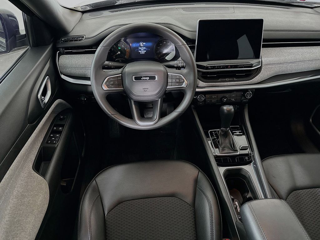 Thumbnail: 2023 Jeep Compass - 9