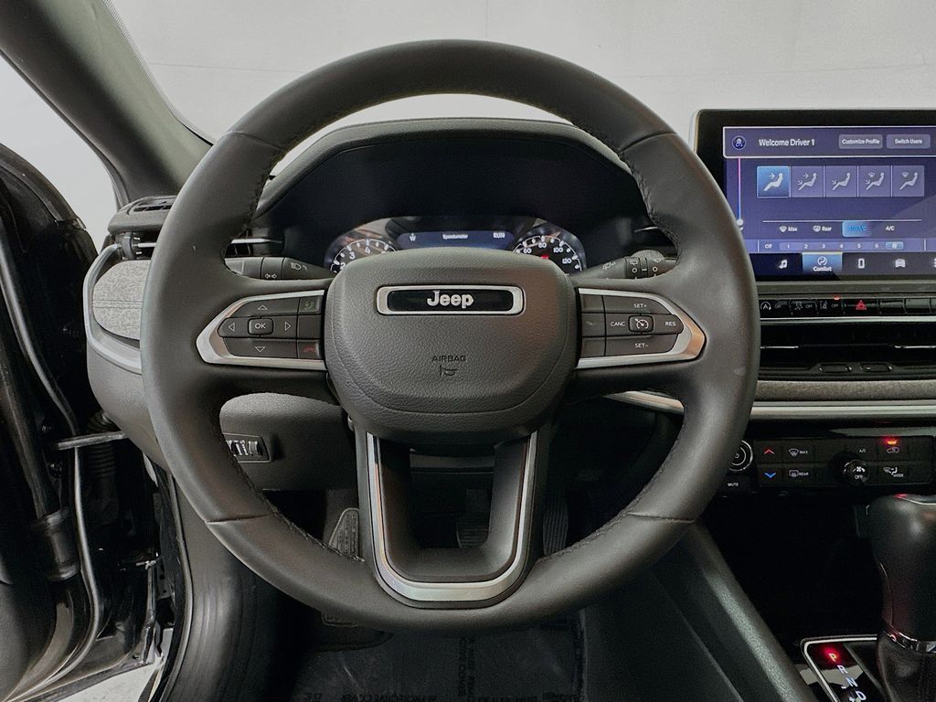 Thumbnail: 2023 Jeep Compass - 14