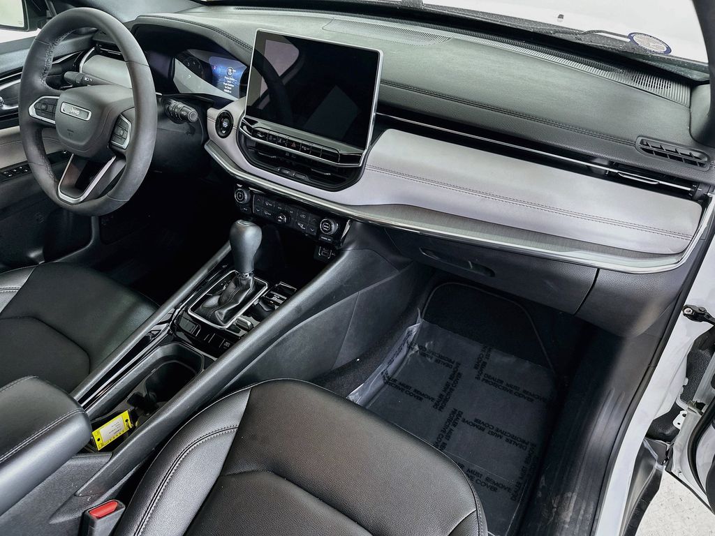 Thumbnail: 2024 Jeep Compass - 32