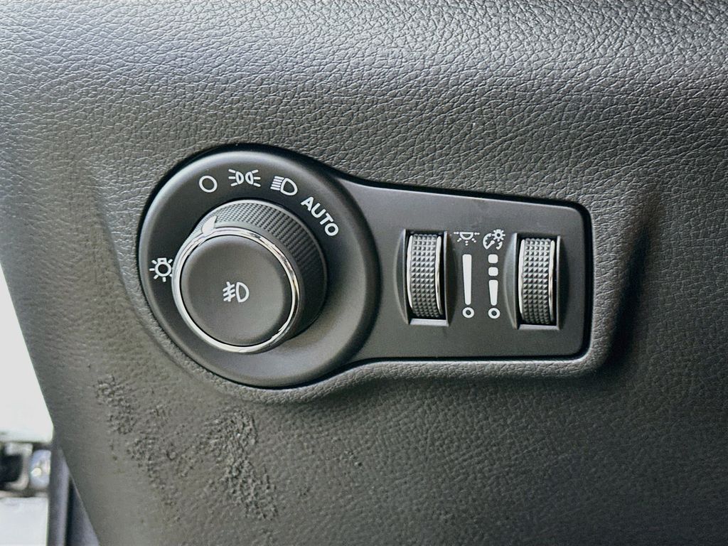 Thumbnail: 2024 Jeep Compass - 27