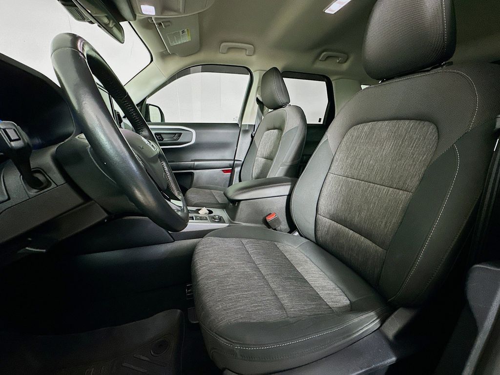 Thumbnail: 2022 Ford Bronco Sport - 11