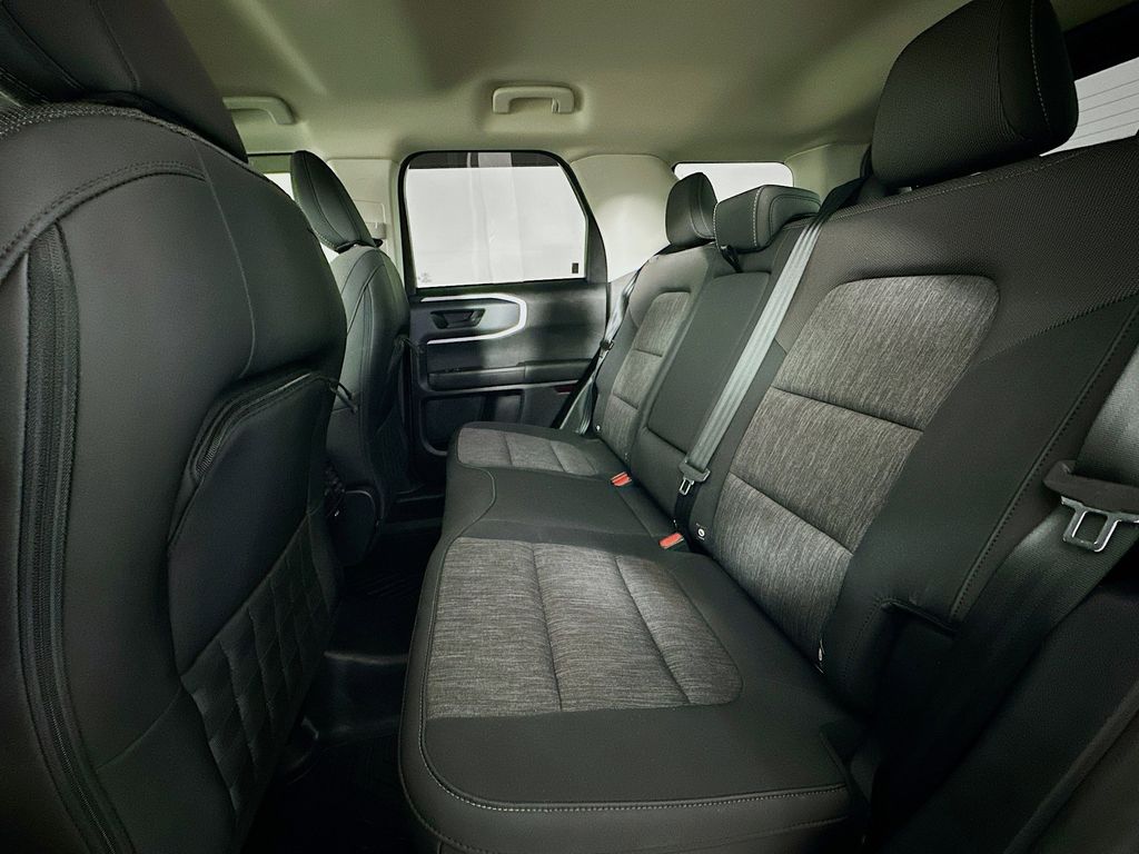 Thumbnail: 2022 Ford Bronco Sport - 13