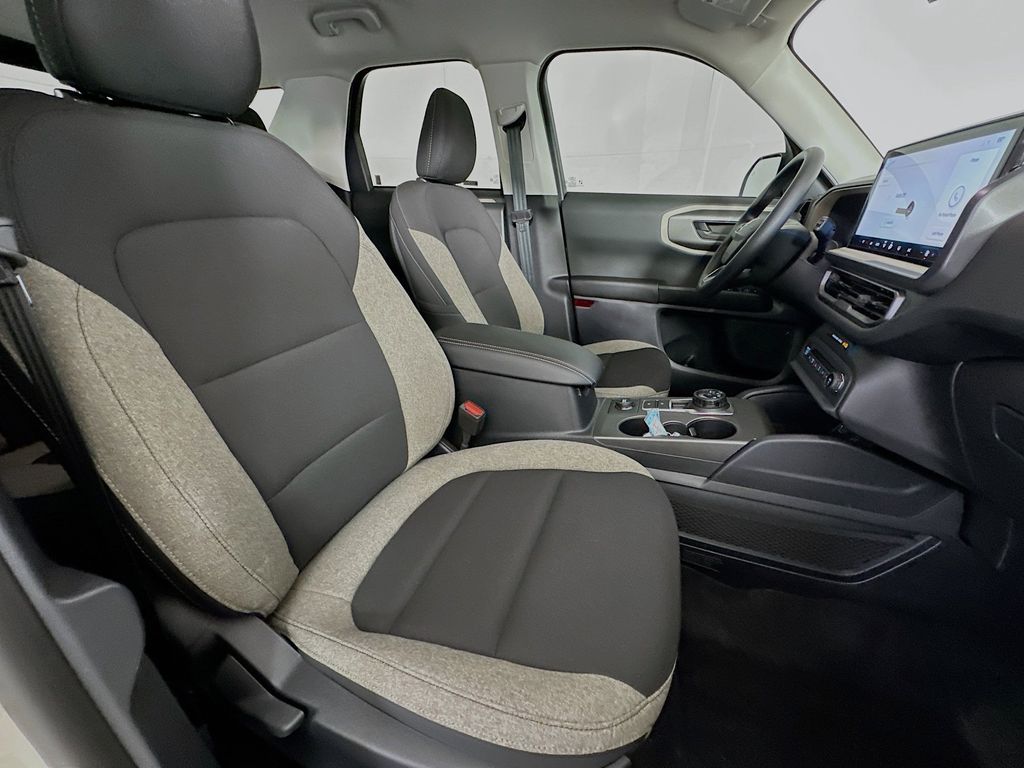 Thumbnail: 2025 Ford Bronco Sport - 11