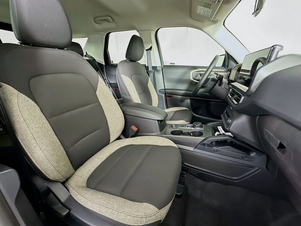 Thumbnail: 2025 Ford Bronco Sport - 11