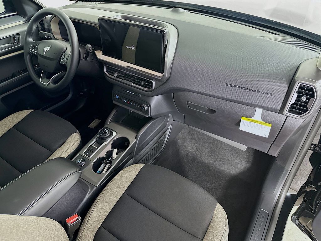 Thumbnail: 2025 Ford Bronco Sport - 31