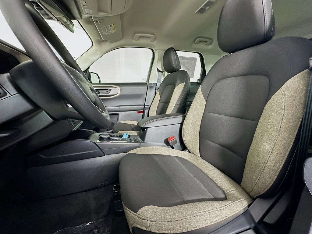 Thumbnail: 2025 Ford Bronco Sport - 11