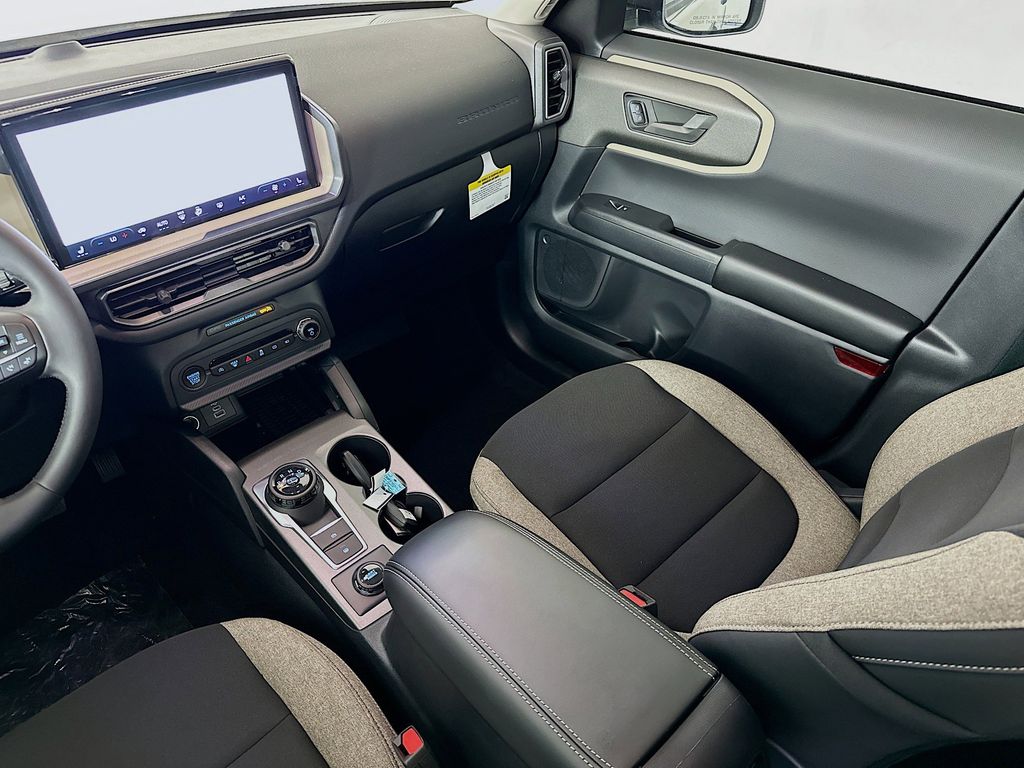 Thumbnail: 2025 Ford Bronco Sport - 14