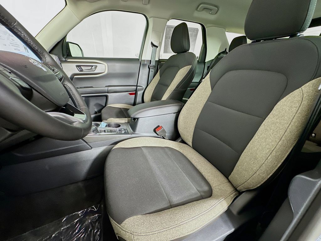 Thumbnail: 2025 Ford Bronco Sport - 11