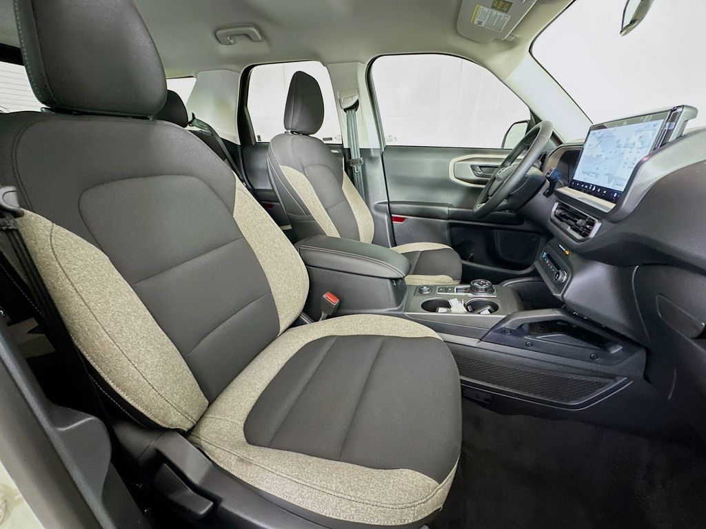 Thumbnail: 2025 Ford Bronco Sport - 12