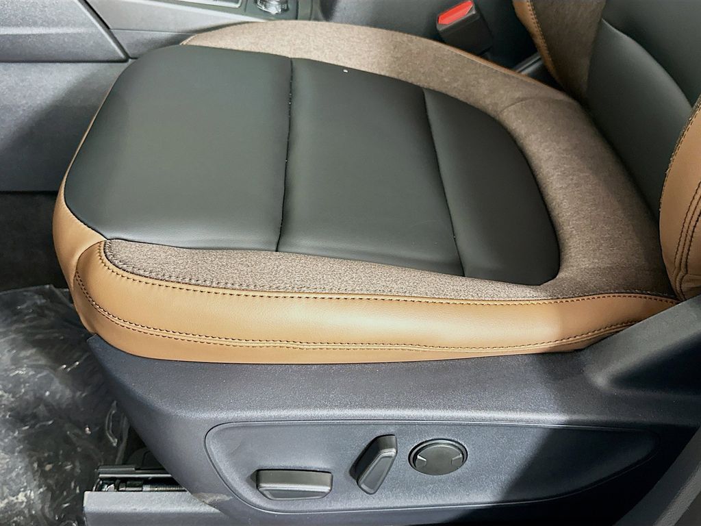 Thumbnail: 2025 Ford Bronco Sport - 30