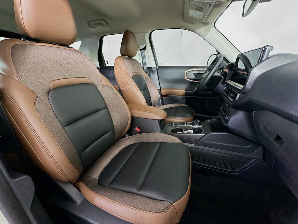 Thumbnail: 2025 Ford Bronco Sport - 11