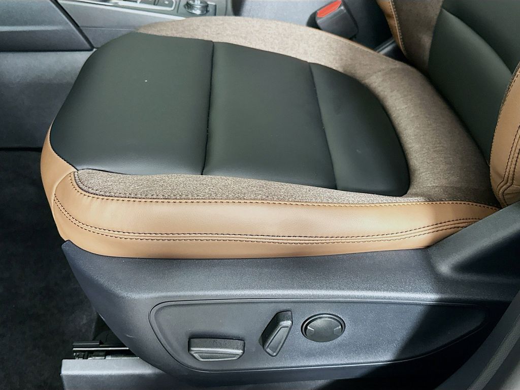 Thumbnail: 2025 Ford Bronco Sport - 31