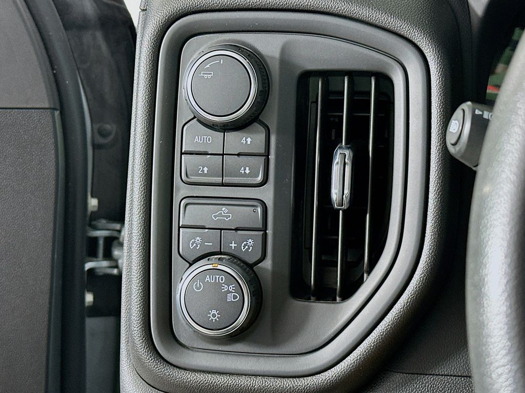 Thumbnail: 2024 Chevrolet Silverado 1500 - 26