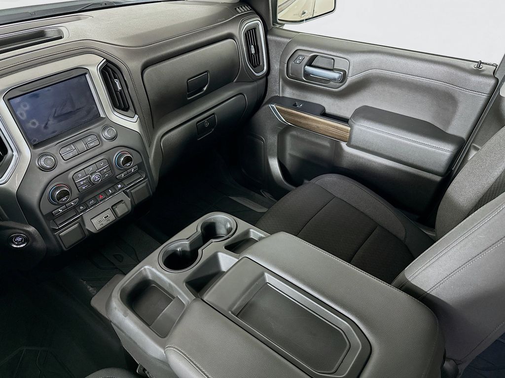 Thumbnail: 2020 Chevrolet Silverado 1500 - 13