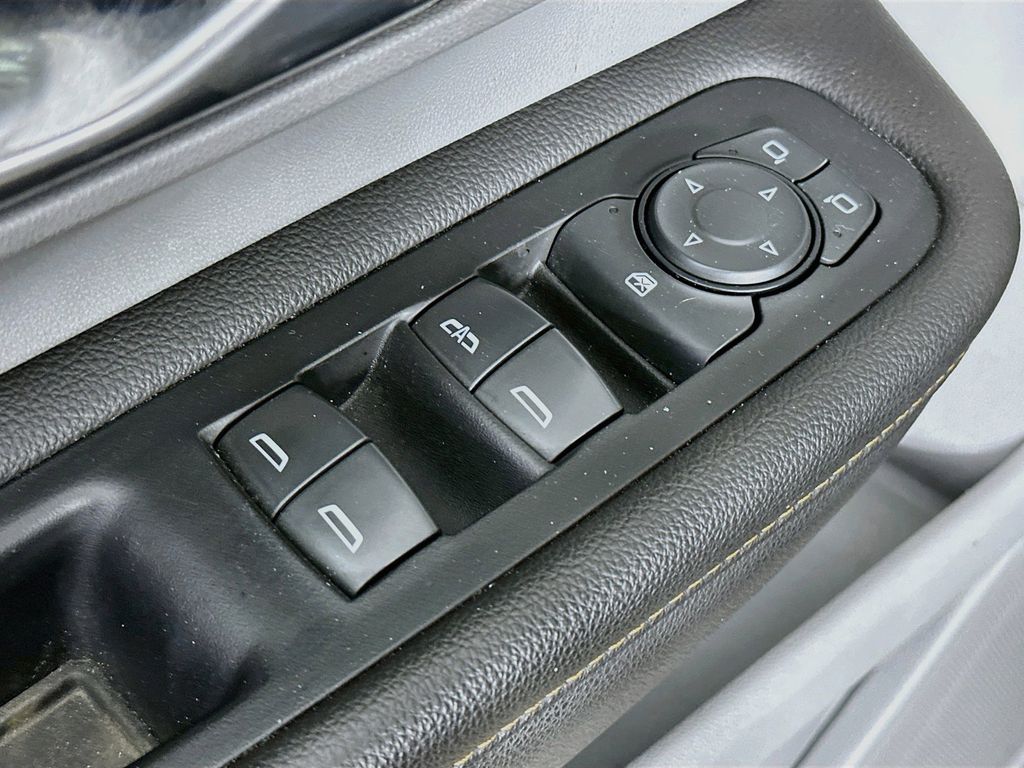 Thumbnail: 2020 GMC Terrain - 28