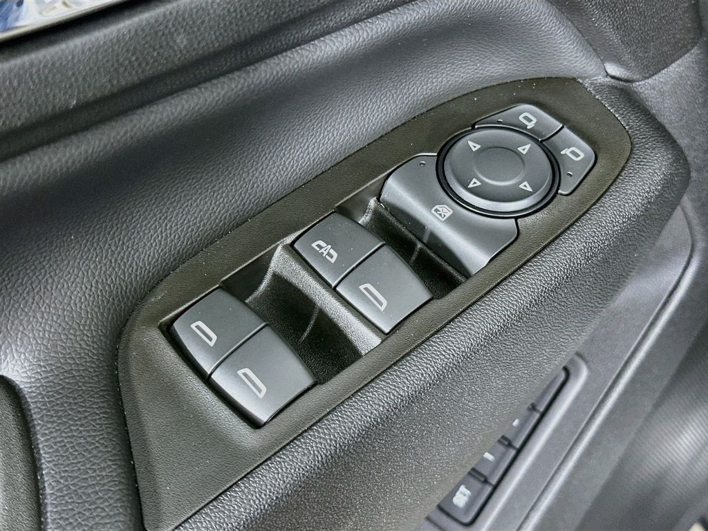 Thumbnail: 2020 Chevrolet Equinox - 30
