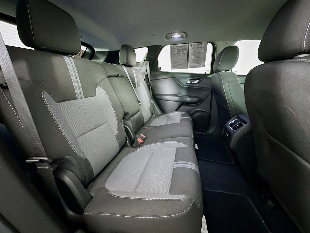 Thumbnail: 2023 Chevrolet Blazer - 31