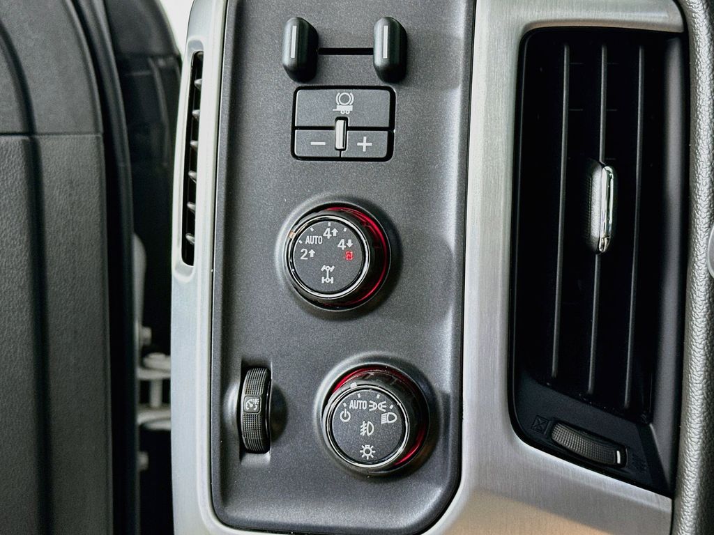 Thumbnail: 2015 GMC Sierra 1500 - 26