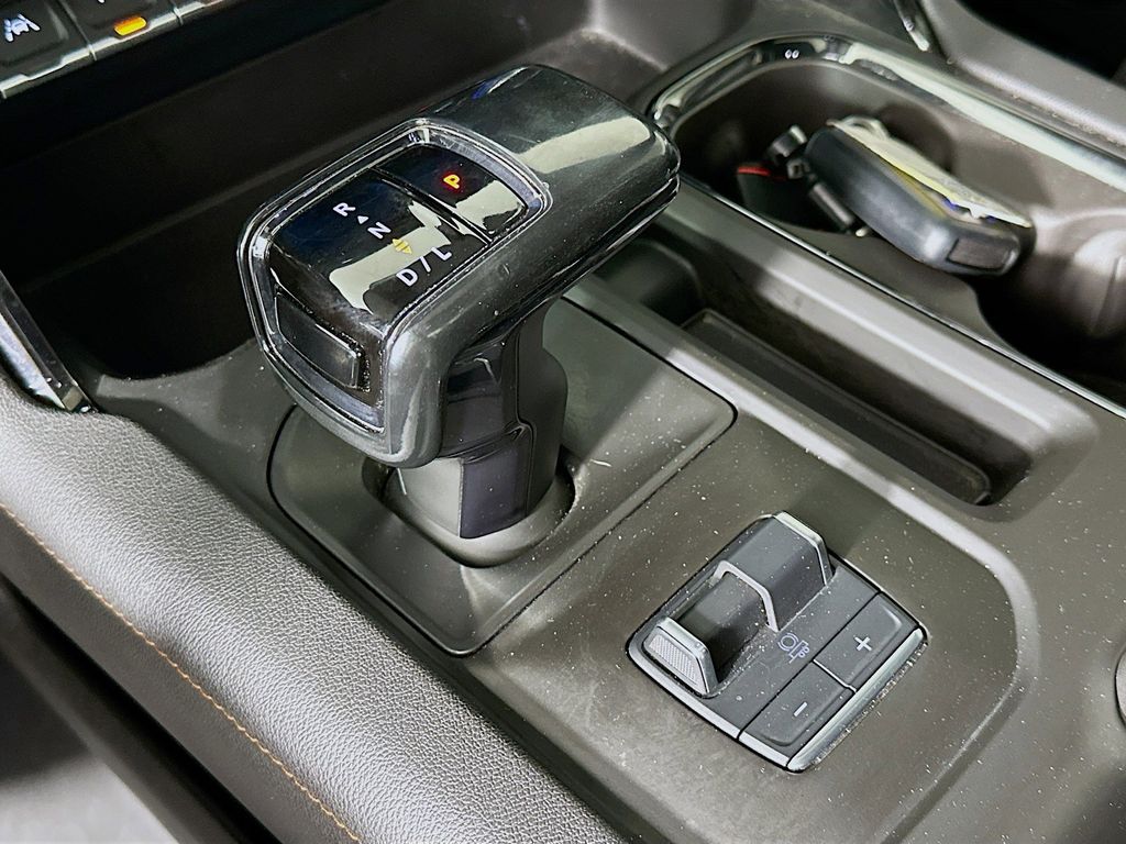 Thumbnail: 2025 GMC Sierra 1500 - 17