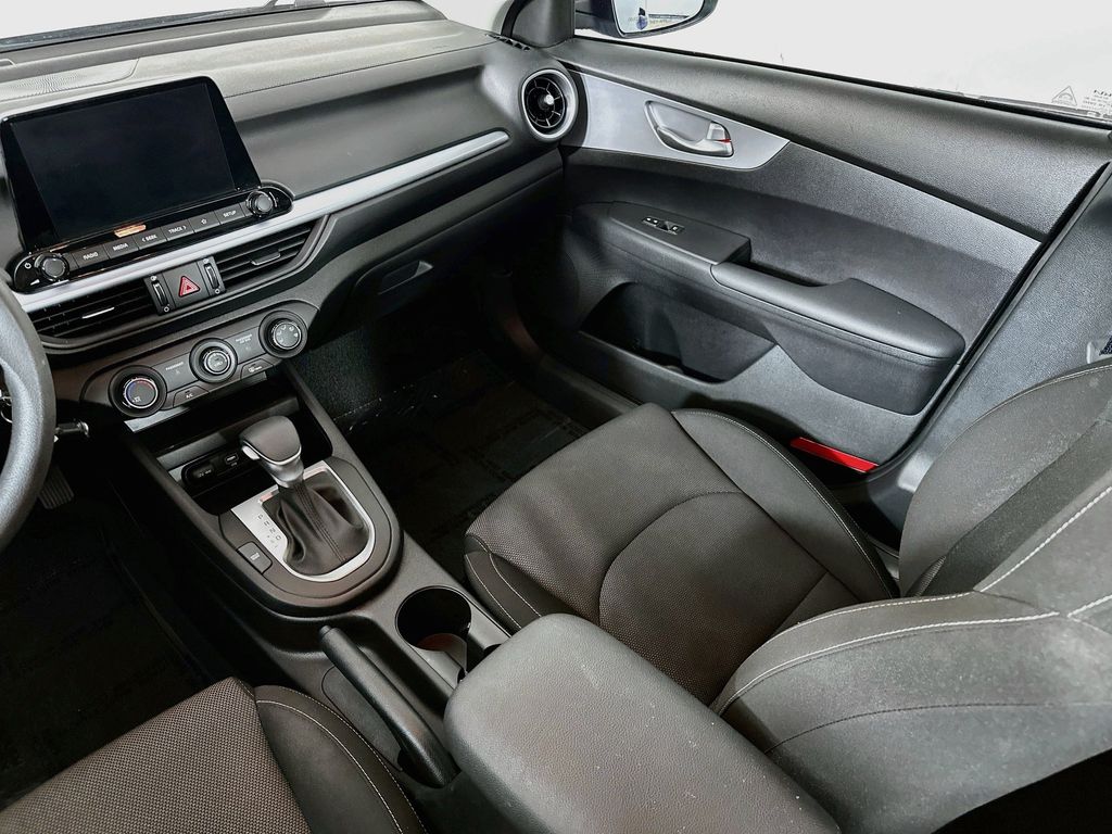Thumbnail: 2023 Kia Forte - 13