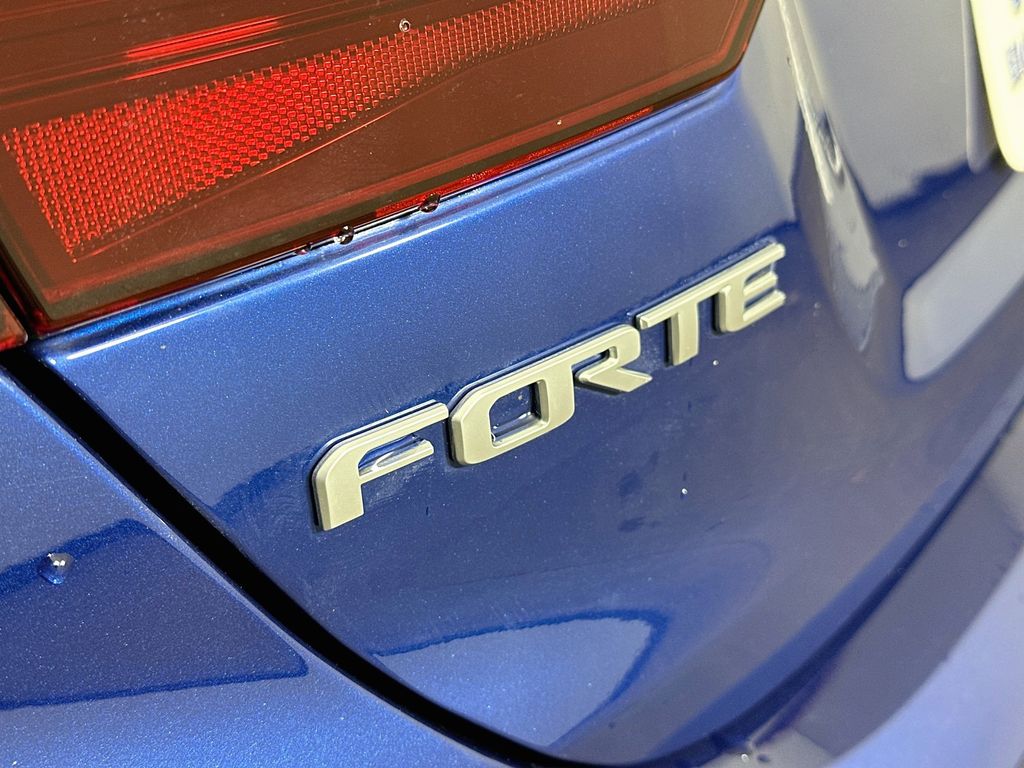 Thumbnail: 2023 Kia Forte - 6