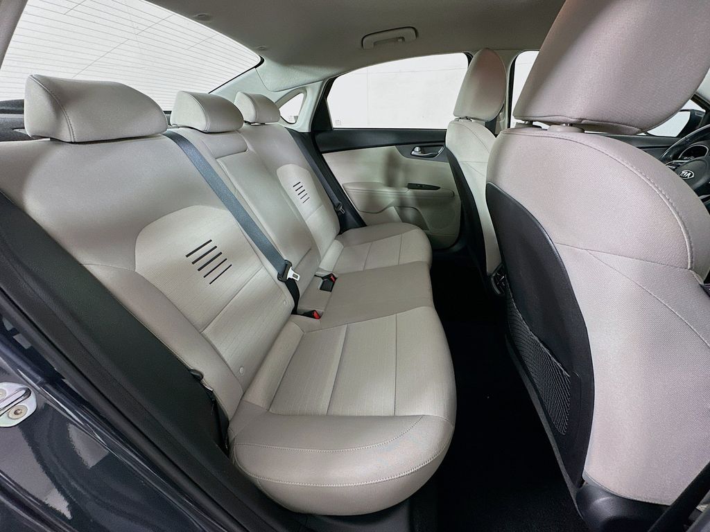 Thumbnail: 2019 Kia Forte - 32