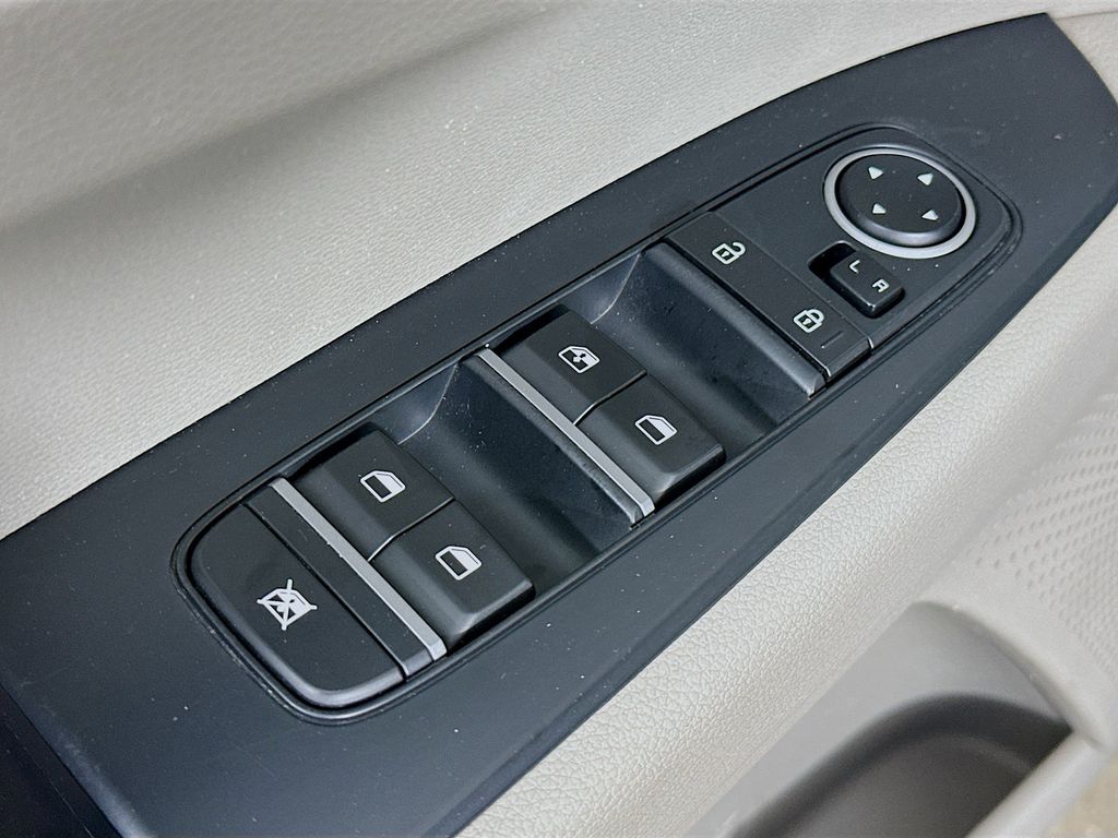 Thumbnail: 2019 Kia Forte - 29