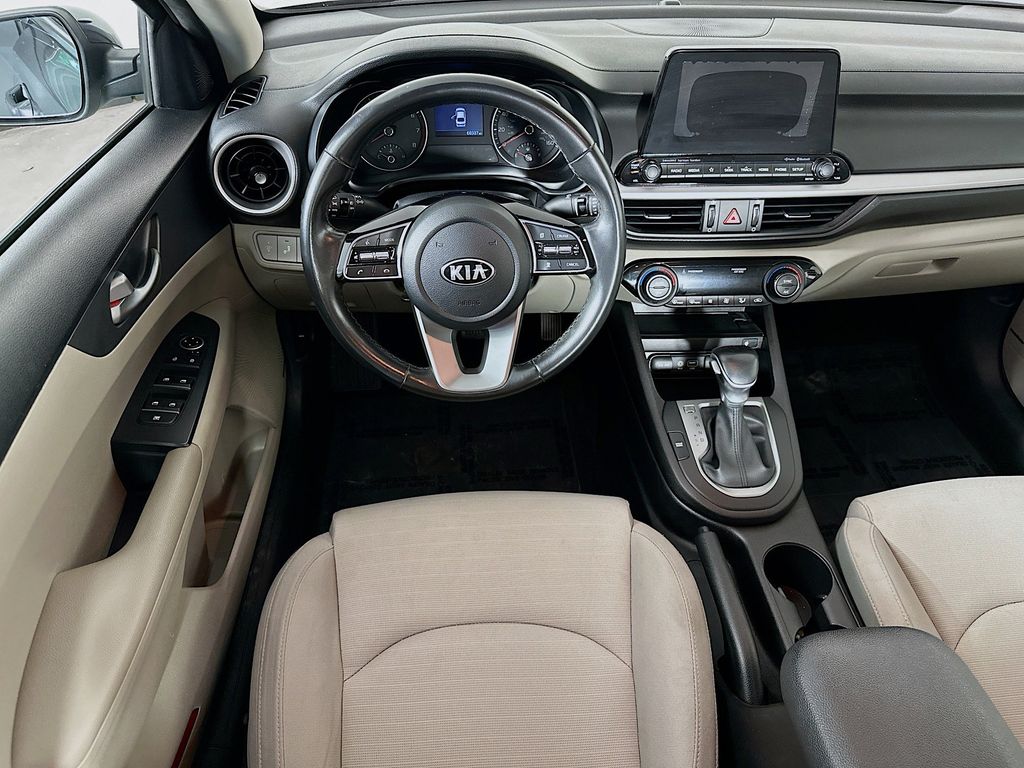 Thumbnail: 2019 Kia Forte - 10