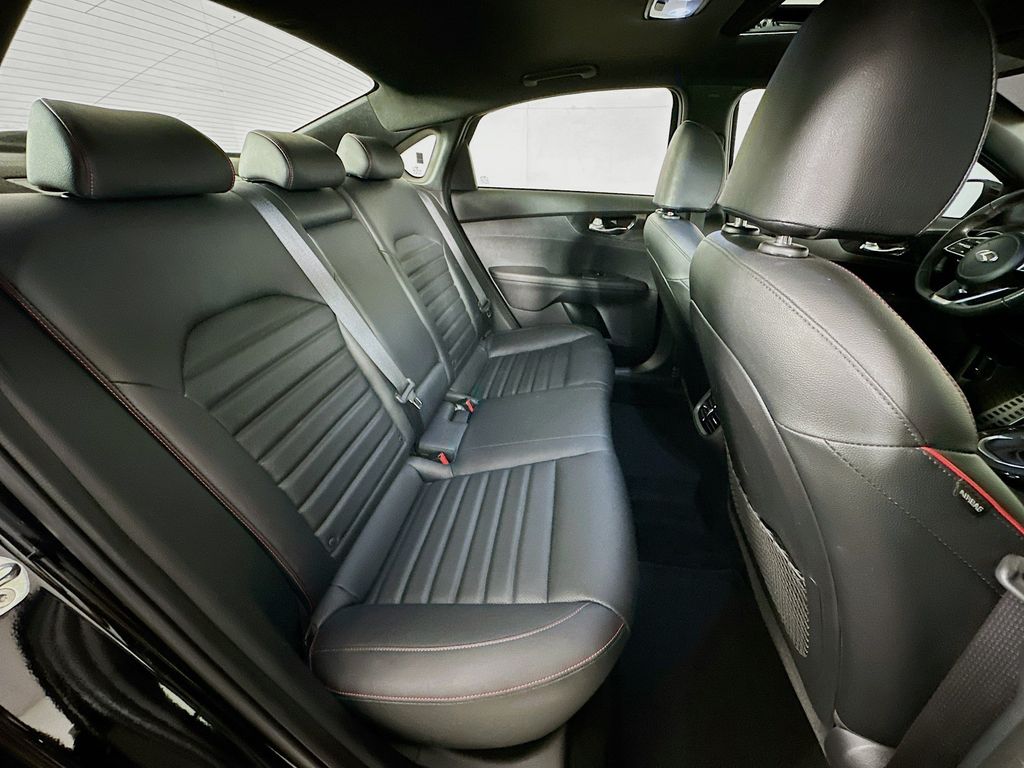 Thumbnail: 2021 Kia Forte - 33