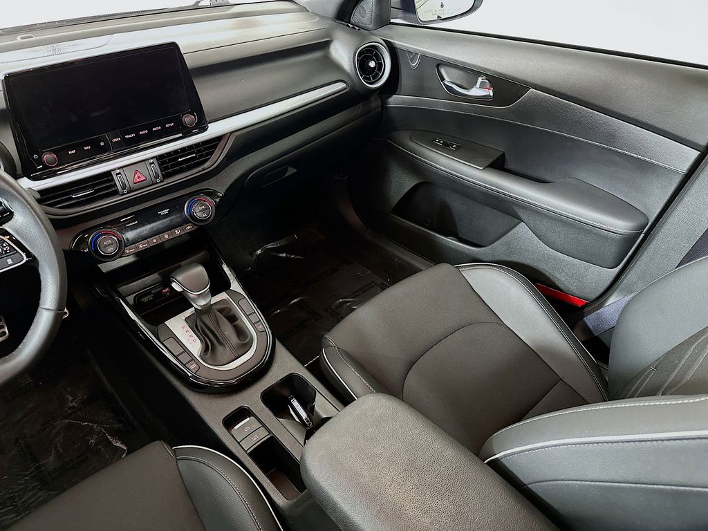 Thumbnail: 2024 Kia Forte - 14