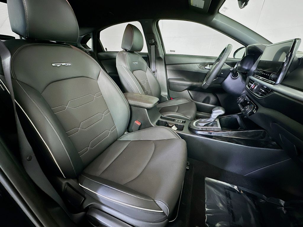 Thumbnail: 2024 Kia Forte - 12