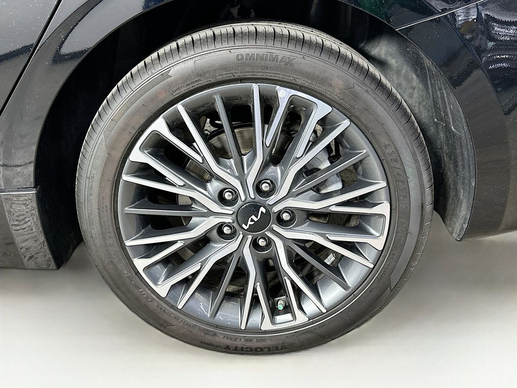 Thumbnail: 2024 Kia Forte - 8