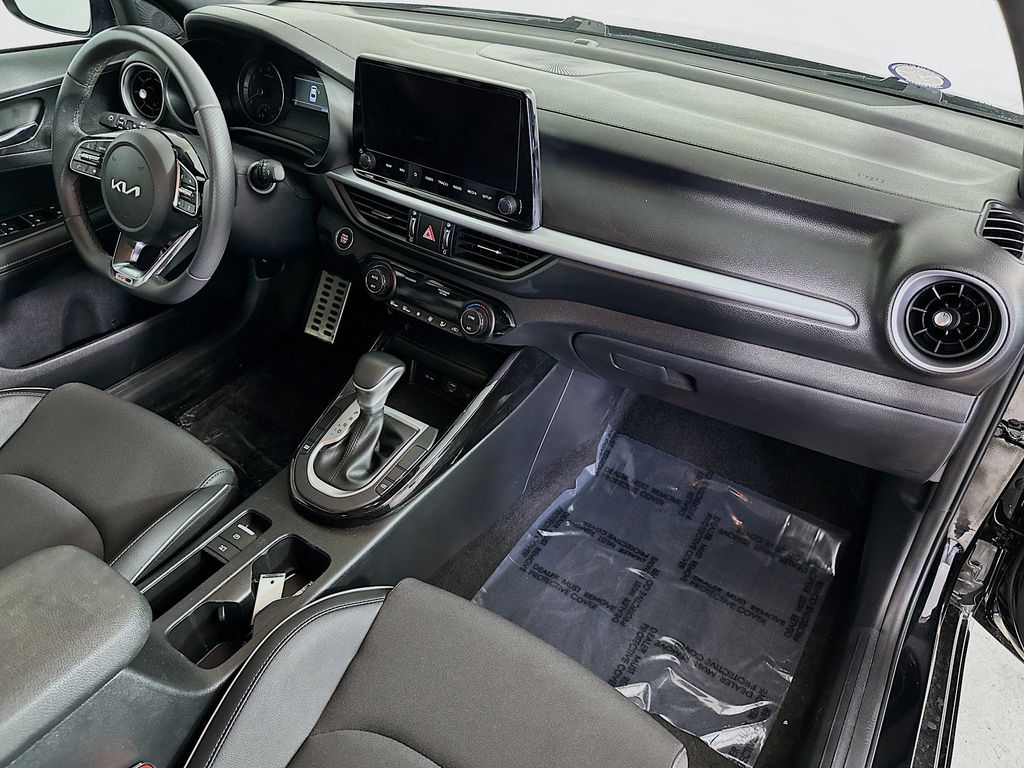 Thumbnail: 2024 Kia Forte - 32