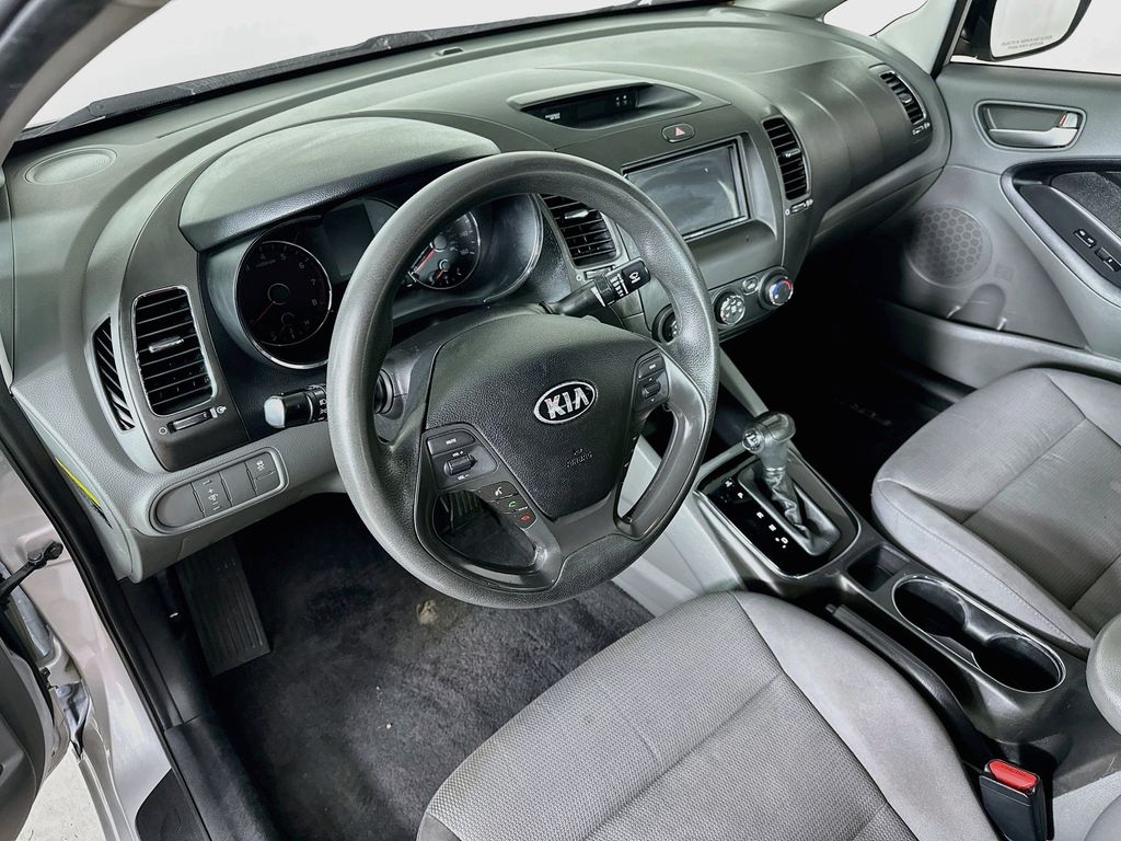 Thumbnail: 2017 Kia Forte - 2