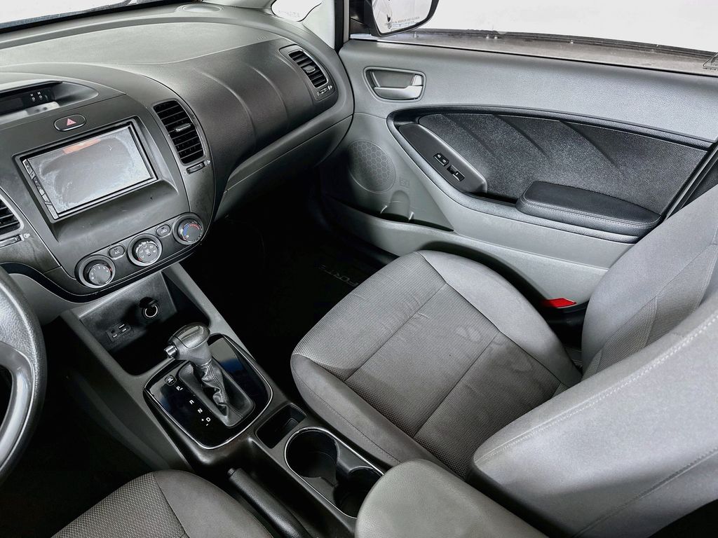 Thumbnail: 2017 Kia Forte - 13