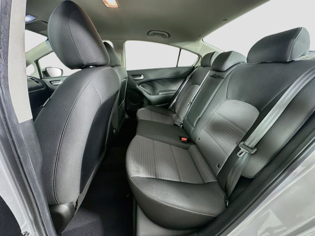 Thumbnail: 2018 Kia Forte - 13