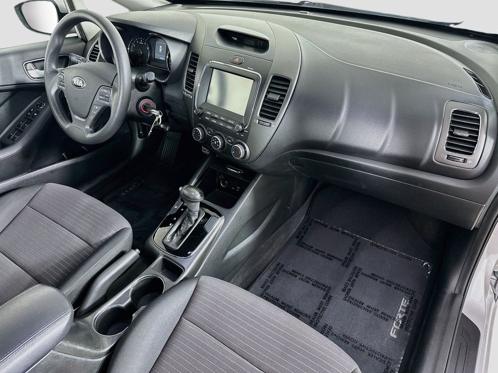 Thumbnail: 2018 Kia Forte - 31
